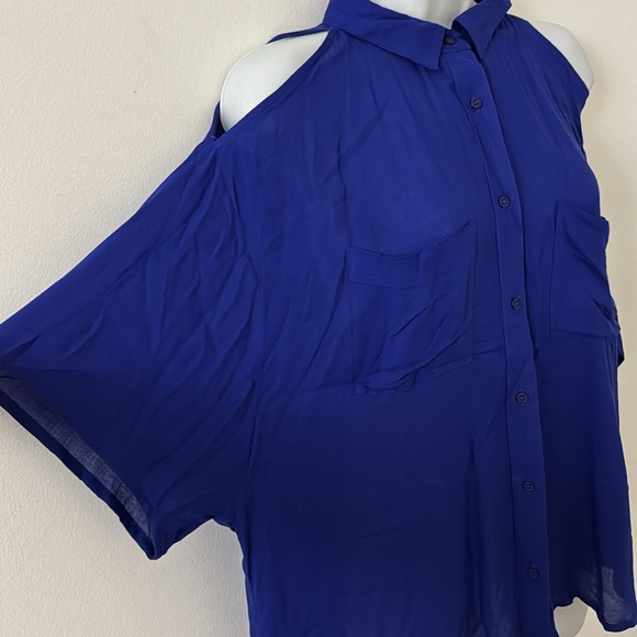 Silence + noise blue short sleeve blouse with cutout shoulders - Picture 2 of 4